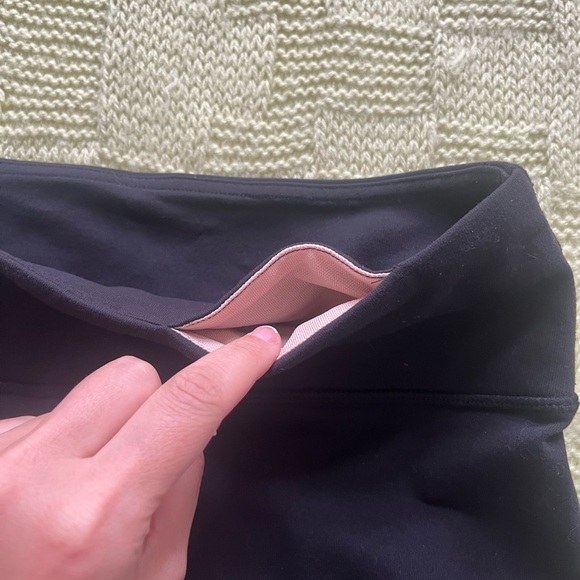 Lululemon 1/2 length leggings (wunder under) - Picture 6 of 6